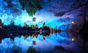 كهوف بروميثيوس